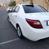 دنا اوتو ۴۰۱ با گرمکن صندلی و مانیتور پشت صندلی|خودرو سواری و وانت|قدس, شهرقدس|دیوار