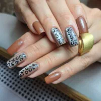 کاشت ناخن سرعتی و تمیز|خدمات آرایشگری و زیبایی|تهران, نصرت|دیوار