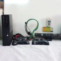 ایکس باکس ۳۶۰ همراه با یک دسته اضافه و لوازم جانبی|کنسول، بازی ویدئویی و آنلاین|مشهد, ایثارگران|دیوار