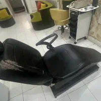 صندلی اصلاح|آرایشگاه و سالن‌های زیبایی|رشت, منظریه|دیوار