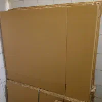 تعدادی کارتن نو ساعت در سایزهای مختلف