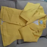 مقداری لباس در حد نو