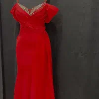 لباس شب فقط یک بار تن کردم.سایز۳۸تا۴۰میخوره