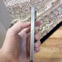 اپل iPhone 15 Pro با حافظهٔ ۱۲۸ گیگابایت