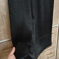 تعدادی شال و روسری