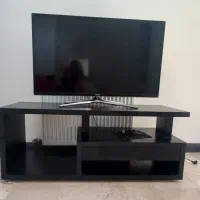 میز تی‌وی. میز تلویزیون.