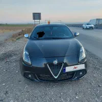 الفارومئو جولیتا مشکی ۲۰۱۲