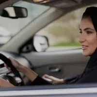 راننده خانم با خودرو