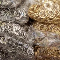 تولید انواع حلقه های جاکلیدی و جاسوئیچی تخت