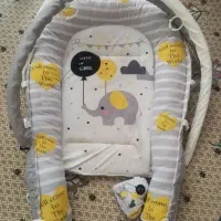 یک تعداد وسایل نوزاد