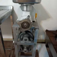 چرخ گوشت صنعتی الکتروکار میز سینک اجاق گاز بزرگ|کافی‌شاپ و رستوران|هشتگرد, شهرک ولیعصر (مصلی)|دیوار