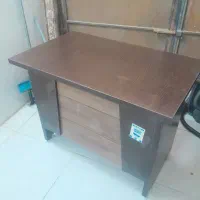 صندلی جک دارنوع  میز تحریر ترو تمیز در حدنوع|میز تحریر و کامپیوتر|ری, علایین|دیوار