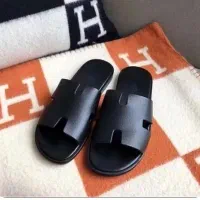 کارگر کارخانه صندل پیو