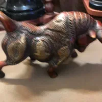 مجسمه برنزی گاو‌ وال استریت آنتیک قدیمی پرنقش