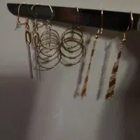 سه جفت گوشواره طلا 200بالای تابلو به فروش می رسد