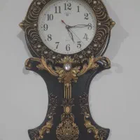 ساعت و میز مبل