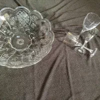 ظرف بزرگ میوه خوری بهمراه 3عددلیوان پایه دار