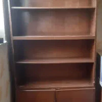 کتابخانه چهار طبقه تمیز