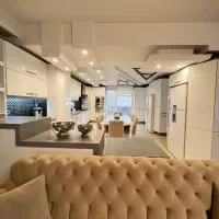 ۳۱۰متر ولیعصر / ۴ خواب / دو پارکینگ / نبش جنوبی