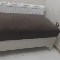 مبل نشیمن و گلدان|میز و صندلی غذاخوری|تهران, فلسطین (میدان انقلاب)|دیوار