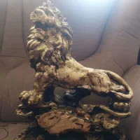 مجسمه شیر از ۴۰سانت بزرگتره