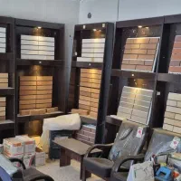 ویترین فروشگاه و میز اداری