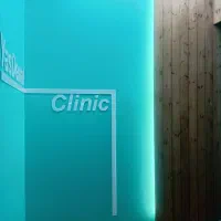 دندانپزشک ،کلینیک  با دسیپلین و لود بالای بیمار