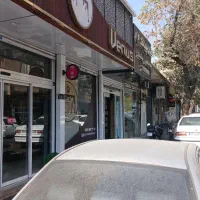 فروشنده آقا برای قنادی