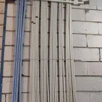 برقکار . برق کار .