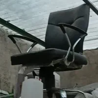 صندلی اداری گردان چرمی و میز اداری