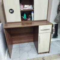 میزتحریر وکتابخانه