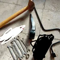 آچار،چکش،کلنگ،|ابزارآلات|نیشابور, شهرک رسولی|دیوار