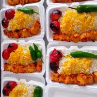 تهیه غذای خانگی آوا