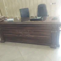 میز منشی دونفره در حد نو با شیشه کامل