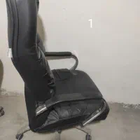 صندلی اداری چرخ دار