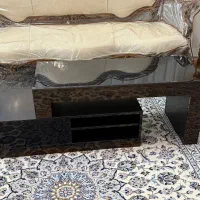 میز تلویزیون در حد نو