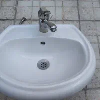 روشویی به همراه شیر