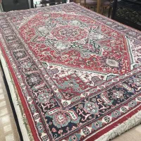 فرش ماشینی ۹ متری طرح ترنج‌دار زرشکی و سرمه‌ای