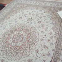 قالی در حد نو و تمیز تمام نخ