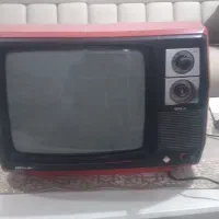 تلویزیون سیاه سفید عتیقه