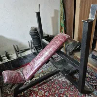 میز و دمبل