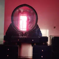 تختخواب با میز آرایش بزرگ و دو فایل دو طبقه ای|تخت و سرویس خواب|چرام, |دیوار