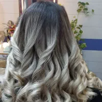 شرایط ویژه برای میکاپ و شینیون|خدمات آرایشگری و زیبایی|زنجان, |دیوار