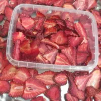 توت فرنگی خشک خانگی درجه یک خوش طمع سالم طبیعی