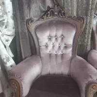 دو دست مبل سلطنتی با پارچه ی مخمل وجنس چوب راش|مبلمان خانگی و میز عسلی|اصفهان, خواجو|دیوار