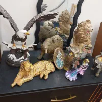 ۸ مجسمه یکجا