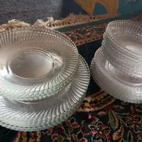 مقداری ظرف شیشه
