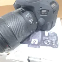 دوربین 800D با لنز 18 135 usm با ۷۰۰ عدد شات