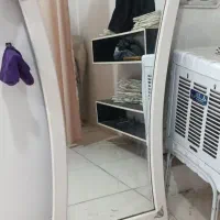 تعدادی وسایل مغازه مانکن آیینه باکس