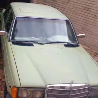مرسدس بنز  230 دانشجویی